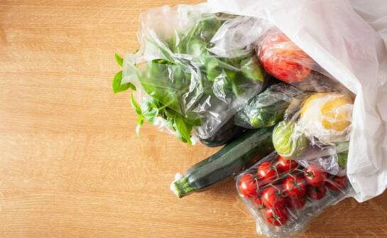 Jak wybrać trwałe i funkcjonalne opakowania plastikowe do przechowywania żywności