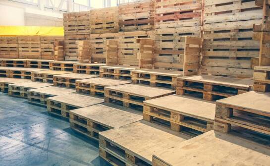 Jak przebiega proces sprzedaży palet i na co zwrócić uwagę przy zakupie