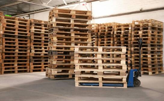 Najczęstsze zastosowania palet – co warto wiedzieć przed zakupem