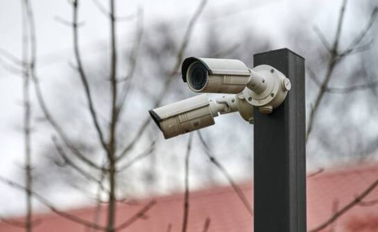 Jak kamery poprawiają bezpieczeństwo w domu i firmie? Przegląd możliwości