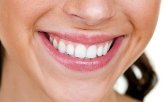 Czy wybielanie zębów jest bezpieczne? Najważniejsze fakty i wskazówki