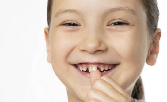 Co wpływa na skuteczność wybielania zębów i jak zadbać o trwały efekt?