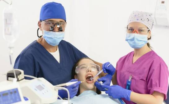 Najważniejsze zabiegi stomatologiczne – jak przebiegają i czego dotyczą
