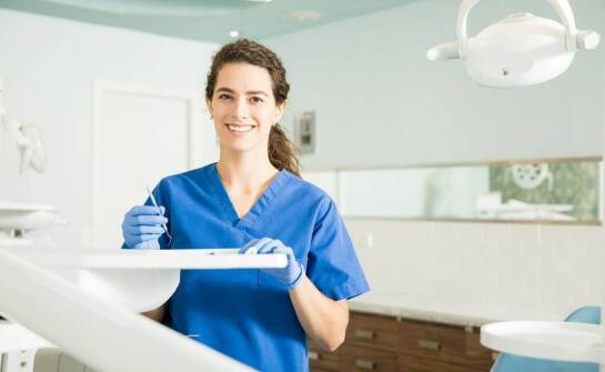 Najpopularniejsze zabiegi stomatologiczne – przebieg, wskazania i efekty