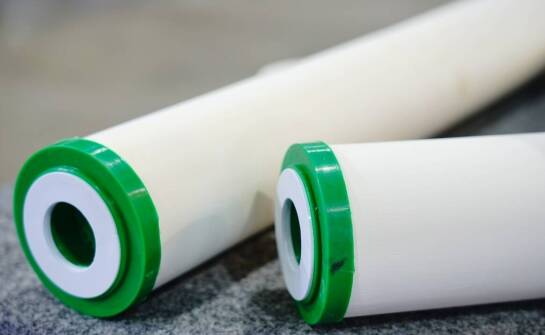 Rolki gumowane – wszechstronne zastosowania i zalety w wyposażeniu mebli