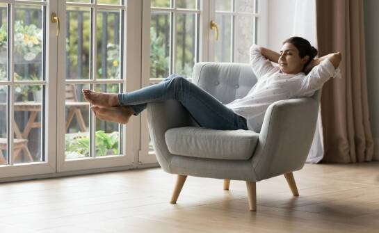 Stopki meblowe – klucz do stabilności i ochrony podłogi w każdym wnętrzu