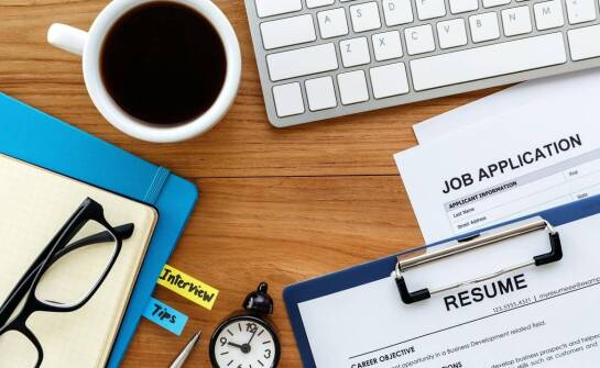 Szanse i wyzwania pracy tymczasowej – co warto wiedzieć przed podjęciem decyzji