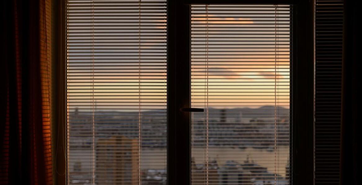 Rolety dzień noc – jak wybrać najlepsze rozwiązanie do każdego wnętrza