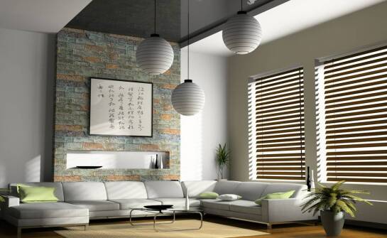 Żaluzje drewniane – naturalny sposób na elegancką aranżację okien