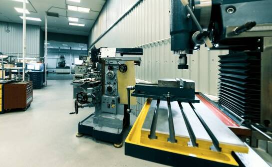 Indywidualne projekty maszyn – jak powstają rozwiązania szyte na miarę