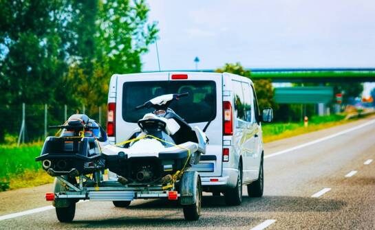 Jakie technologie wykorzystuje się w wózkach samojezdnych AGV?