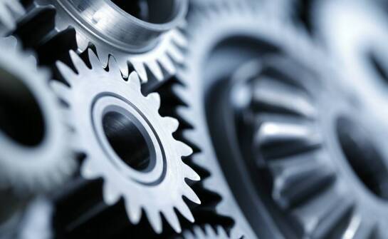 Przekładnie walcowe – budowa, zastosowania i znaczenie w napędach maszyn