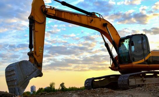 Wynajem koparki - co warto o nim wiedzieć?