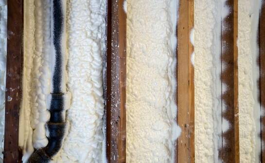 Jak znaleść firmę ocieplającą domy granulatem wełny?