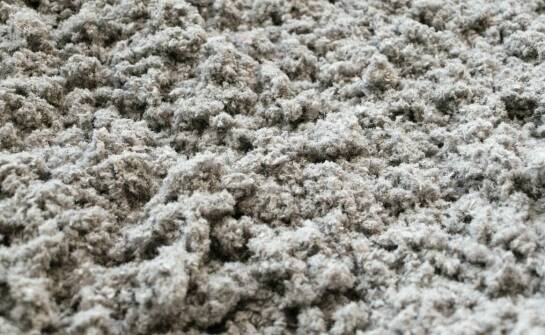 Izolacja domu granulatem wełny – najważniejsze informacje i zastosowania