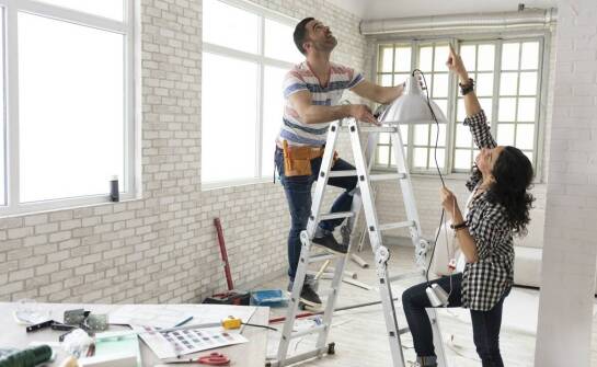 Jak przebiega budowa domu od podstaw – etapy, materiały i najważniejsze zasady