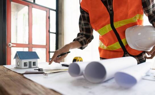 Jak wybrać solidną firmę budowlaną do realizacji wymarzonego domu