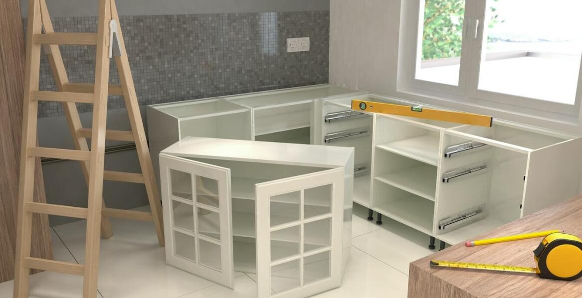 Kuchnie na zamówienie – inspiracje i pomysły na funkcjonalną aranżację