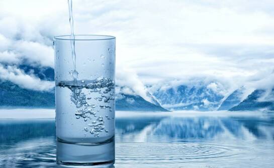 Woda Staropolanka – właściwości, pochodzenie i zastosowanie na co dzień