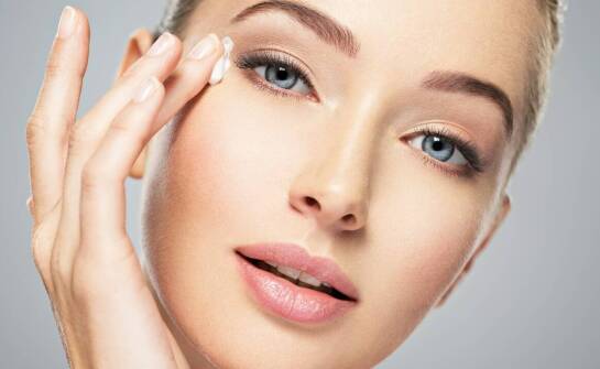 Najpopularniejsze zabiegi upiększające na twarz – przegląd i efekty