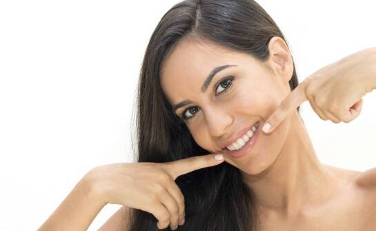 Keratynowe prostowanie włosów – na czym polega i jakie daje efekty