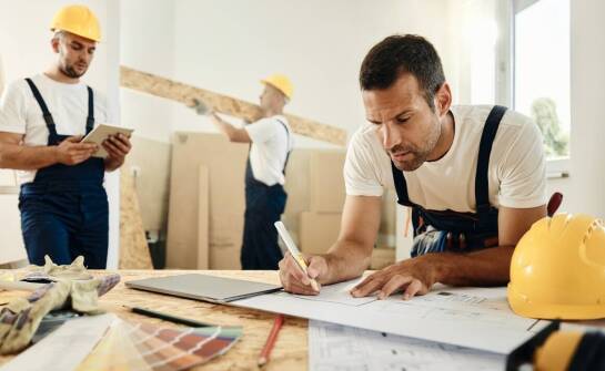 Trendy i inspiracje w projektowaniu domów – aktualne pomysły na nowe wnętrza