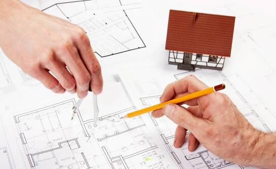 O czym pamiętać, wybierając projekt domu – kluczowe aspekty i możliwości
