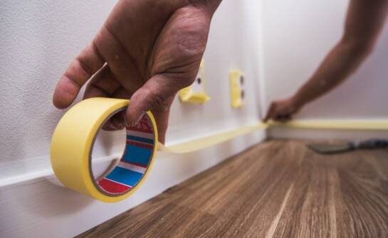 Jak działają taśmy rozprężne i kiedy warto je zastosować przy montażu
