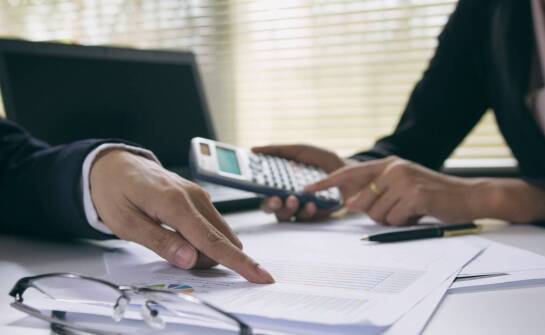 Najpopularniejsze mity o biurach rachunkowych – fakty i rzeczywistość