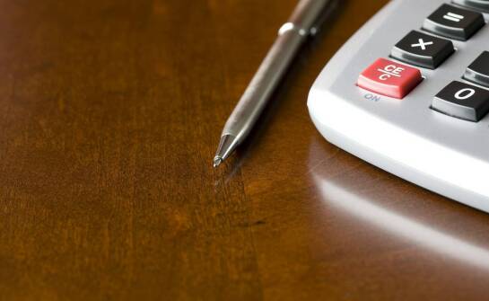 Jakie funkcje pełni biuro rachunkowe w codziennym prowadzeniu firmy?