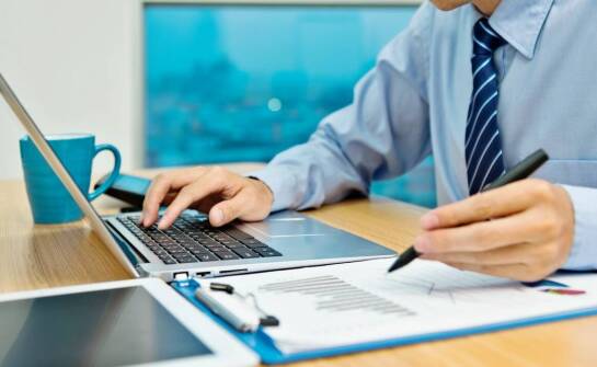 Biuro finansowe – jakie zadania realizuje i komu może pomóc w biznesie