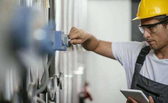 Bezpieczeństwo pracy w firmie – najważniejsze zasady i obowiązki pracodawcy