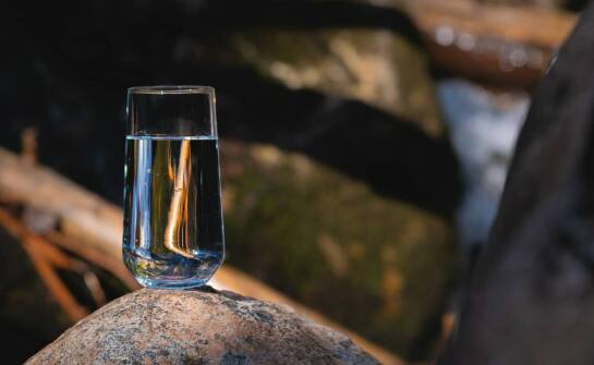 Szkło Lacobel – zastosowania, zalety i inspiracje w aranżacji wnętrz