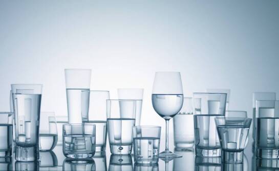 Usługi szklarskie – zastosowania szkła w domu, biurze i ogrodzie