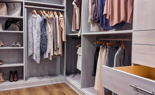 Pomysły na wykorzystanie garderoby na wymiar w stylowych wnętrzach