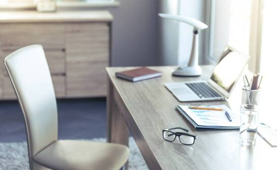 Najciekawsze rozwiązania mebli biurowych sprzyjające efektywnej pracy