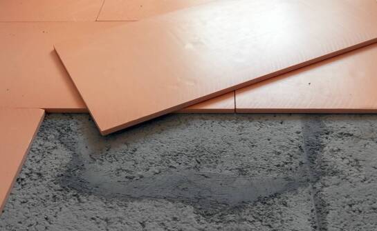 Posadzka epoksydowa – zastosowania, trwałość i zalety tej technologii