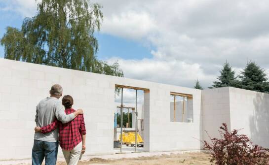 Budowa domów modułowych – najważniejsze informacje i możliwości zastosowań