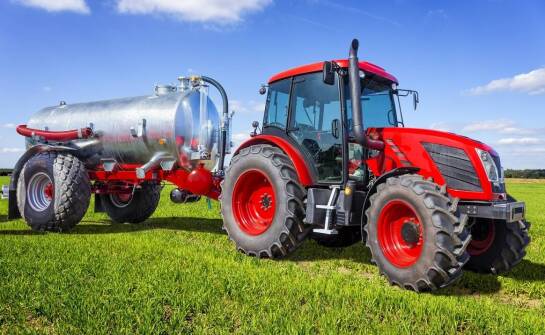 Importer Amazone – jak przebiega proces sprowadzania maszyn rolniczych