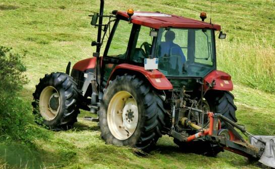 Jakie czynniki wpływają na trwałość części do maszyn rolniczych?