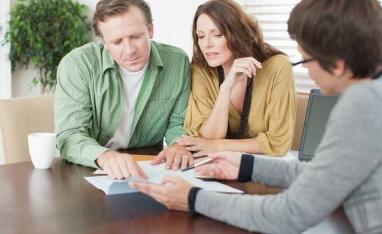 Jak przebiegają sprawy rodzinne w sądzie i jakie prawa przysługują stronom