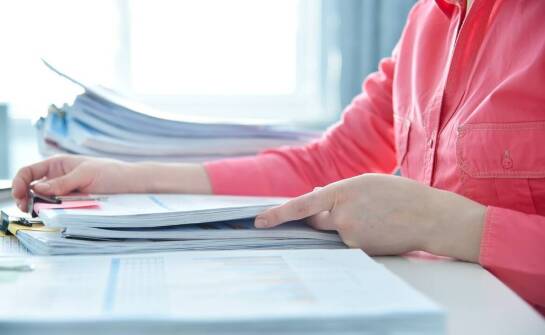 Kadry i płace w firmie – podstawowe informacje i aktualne obowiązki przedsiębiorców