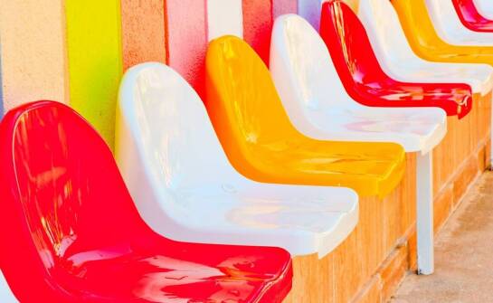 Leżaki reklamowe z indywidualnym nadrukiem – możliwości, trendy i zastosowania