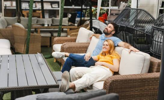 Proces produkcji leżaków reklamowych – etapy, materiały i inspiracje