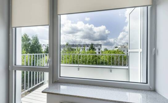 Okna balkonowe – jakie rozwiązania wybrać do nowoczesnego mieszkania?