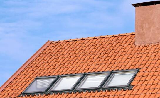 Funkcjonalność i zastosowanie okien dachowych w nowoczesnych aranżacjach