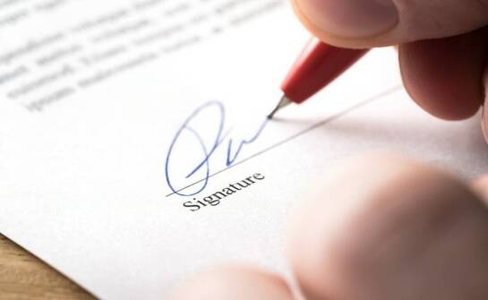 Notarialne poświadczenie podpisu – kiedy jest wymagane i jak przebiega?