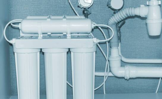 Przydomowe oczyszczalnie ścieków – jak działają i kiedy warto je wybrać