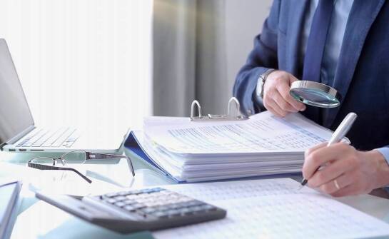 Księgowość firmowa – najważniejsze obowiązki i aktualne zmiany w przepisach