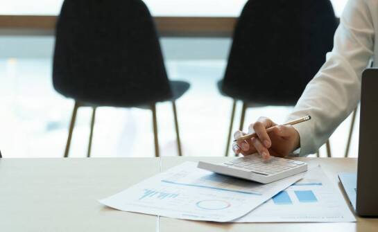 Doradztwo finansowe w biznesie – jak wspiera rozwój przedsiębiorstw?